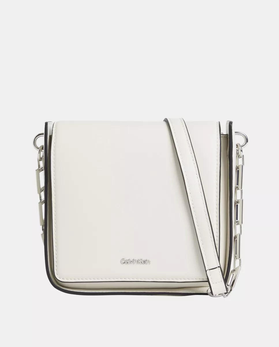 Calvin Klein - Bandolera Mini Símil Piel En Blanco Con Solapa En Oferta Calvin Klein - Bandolera Mini Símil Piel En Blanco Con Solapa Barato