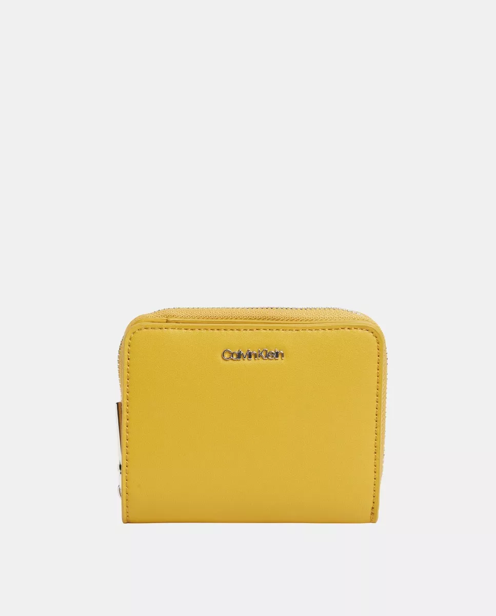 Calvin Klein - Cartera Pequeña En Mostaza Con Cierre De Cremallera barato