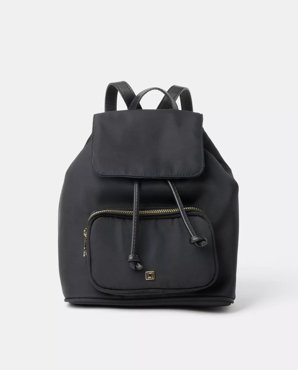 LT - Mochila Lisa En Negro Con Solapa barato