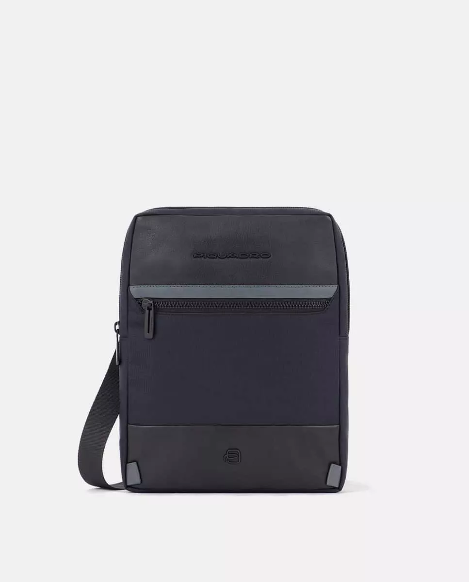Piquadro - Bandolera Con Espacio Para Una Tablet De 11'' En Tejido Reciclado Y Piel En Negro En Oferta Piquadro - Bandolera Con Espacio Para Una Tablet De 11'' En Tejido Reciclado Y Piel En Negro Barato