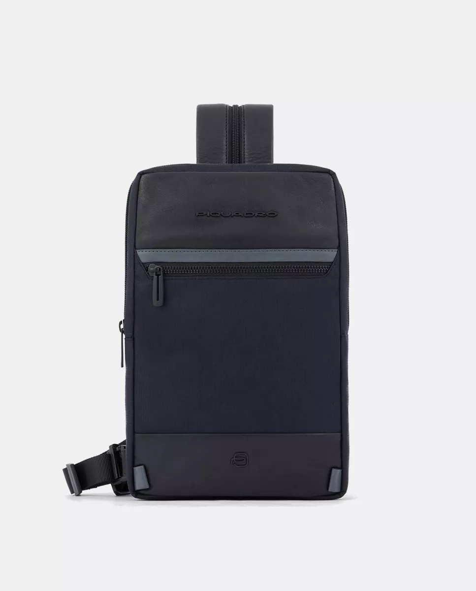 Piquadro - Bandolera Mono Con Espacio Para Tablet De 11'' En Negro Con Protección Antifraude En Oferta Piquadro - Bandolera Mono Con Espacio Para Tablet De 11'' En Negro Con Protección Antifraude Barato